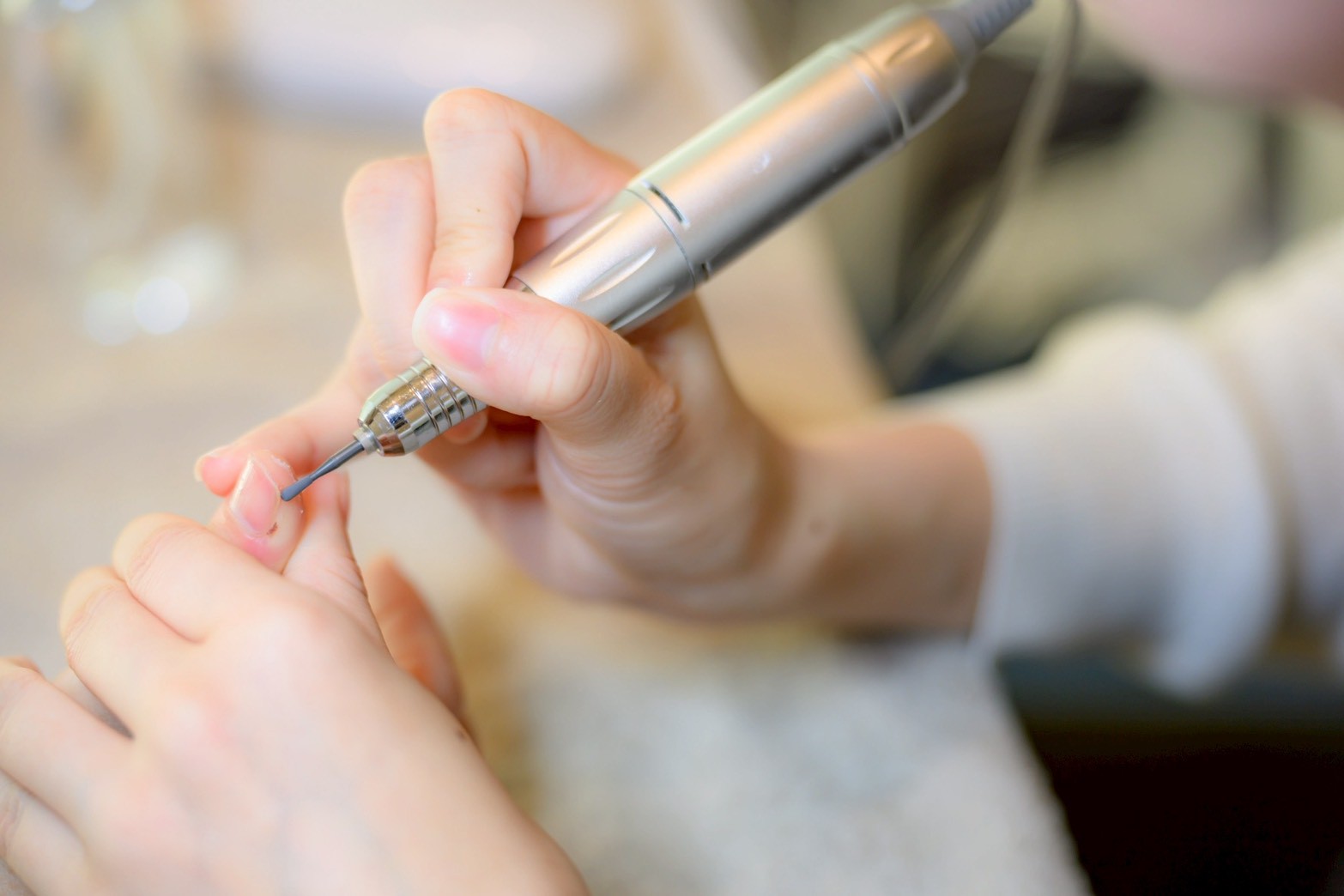 爪周りの角質ケア